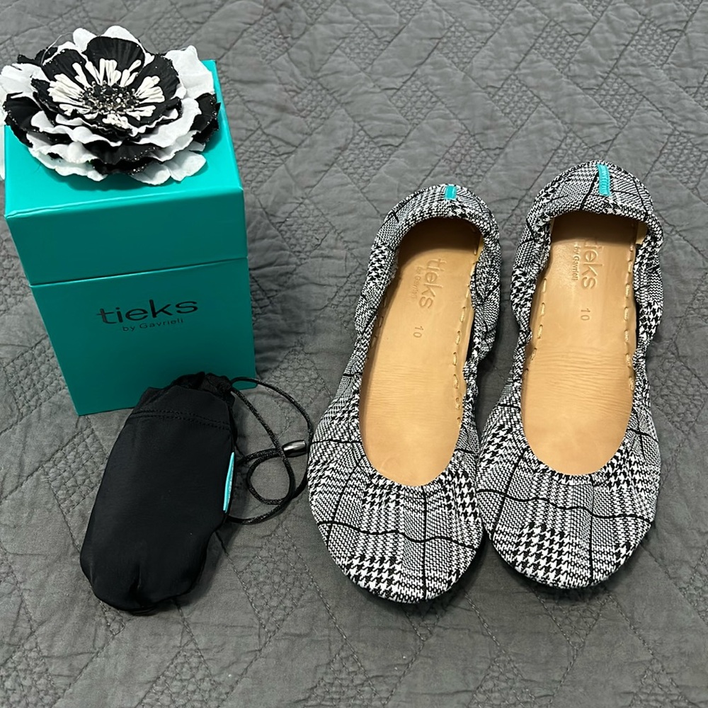 Seafield Check Tieks size 10 -like new!